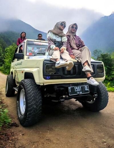 jeep wisata dieng